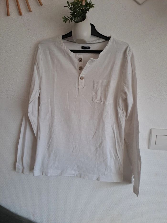 Tee-shirt manches longues blanc serafino boutons bois au col kiabi 8 ans