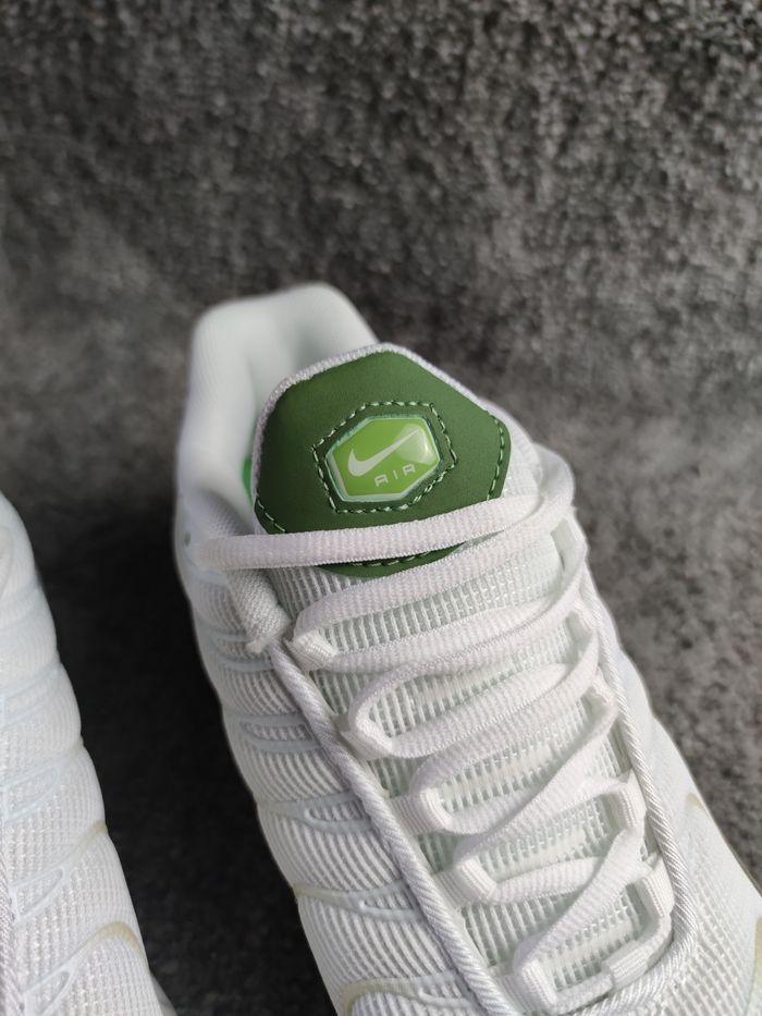 Nike Air Max Plus Light Bone Honeydew Alligator - photo numéro 4