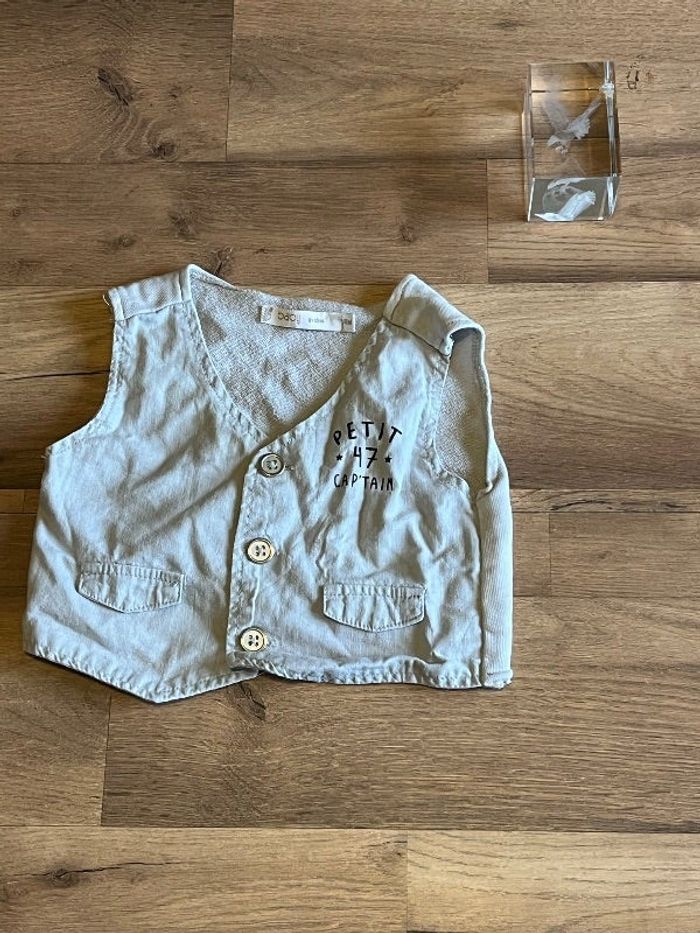 Je vend un gilet bébé garçon 6 mois