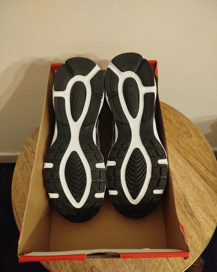Baskets Nike T 38,5 - photo numéro 8
