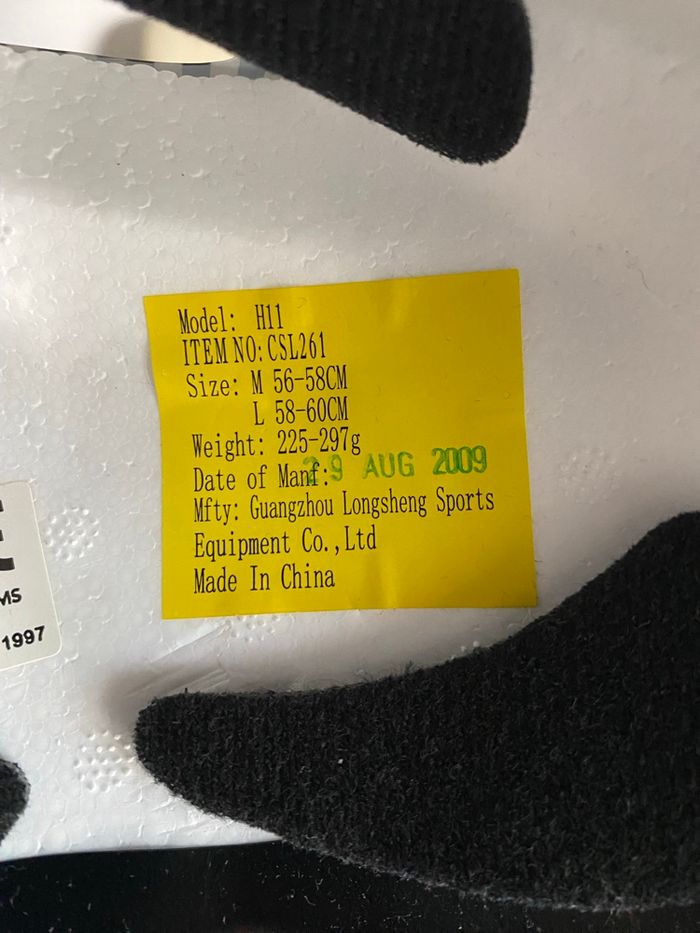 Casque à vélo street teens taille L jamais porté - photo numéro 3