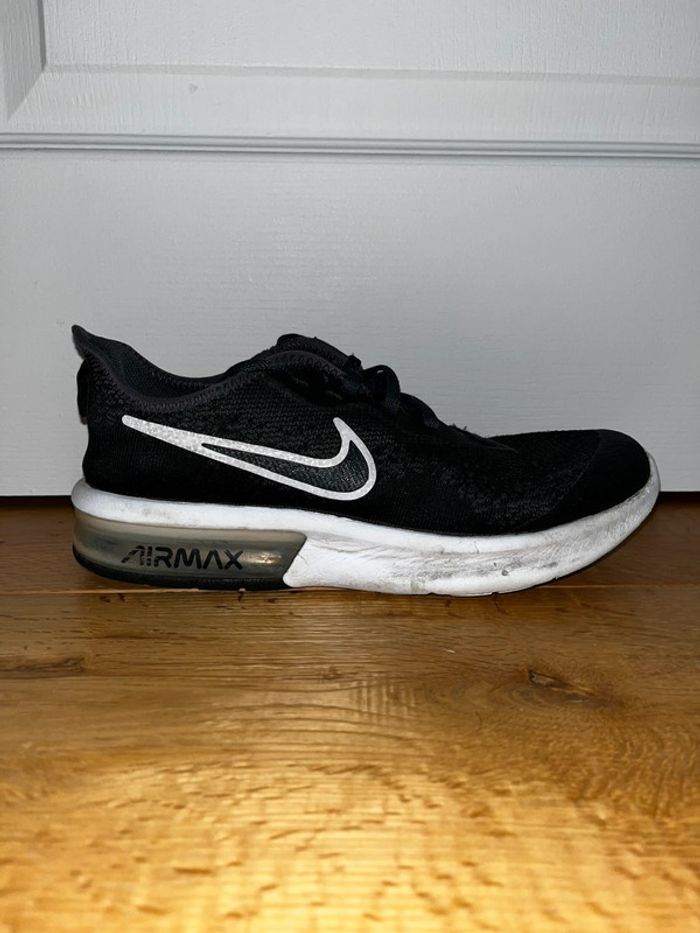 Baskets Nike noires, taille 38 - photo numéro 2