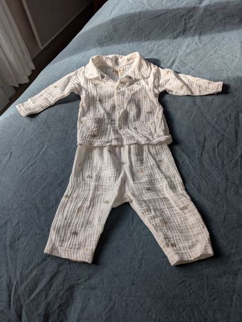 Joli ensemble chemise pantalon léger en 3 mois Giggles 