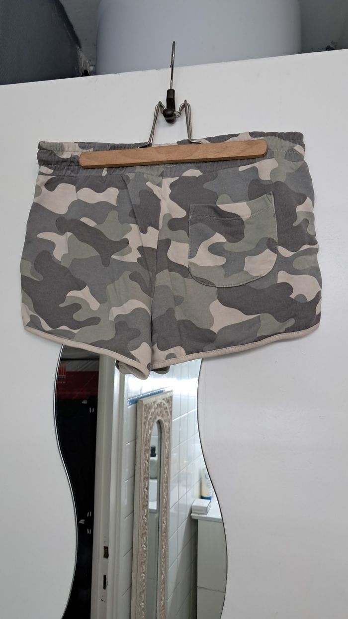 Short militaire Jennyfer taille S - photo numéro 2