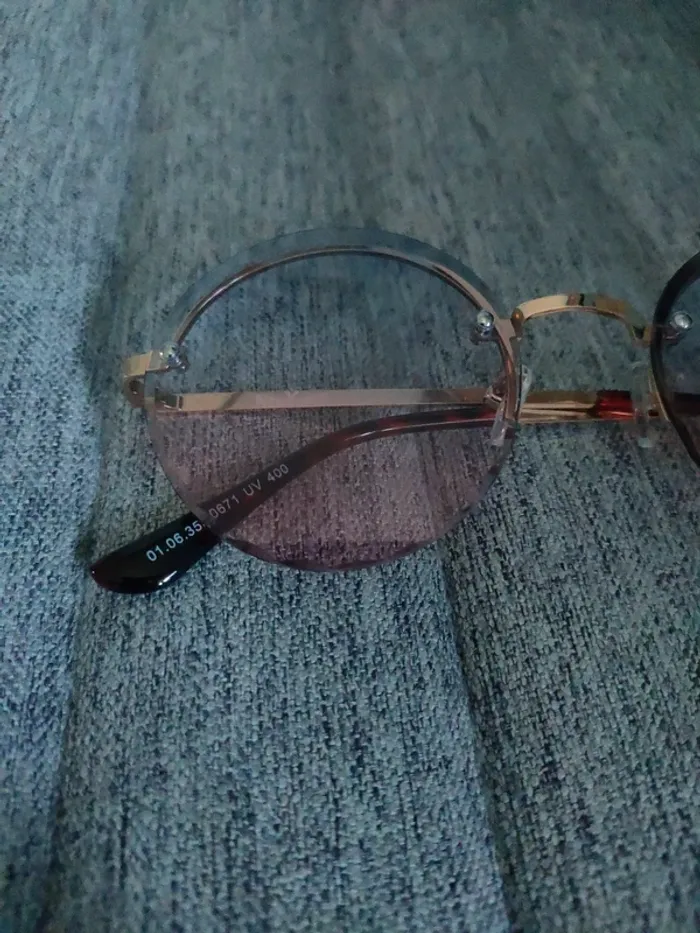 Lunettes de soleil - photo numéro 2