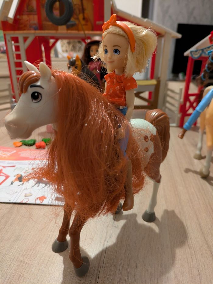 Centre équestre spirit et poupées - photo numéro 3