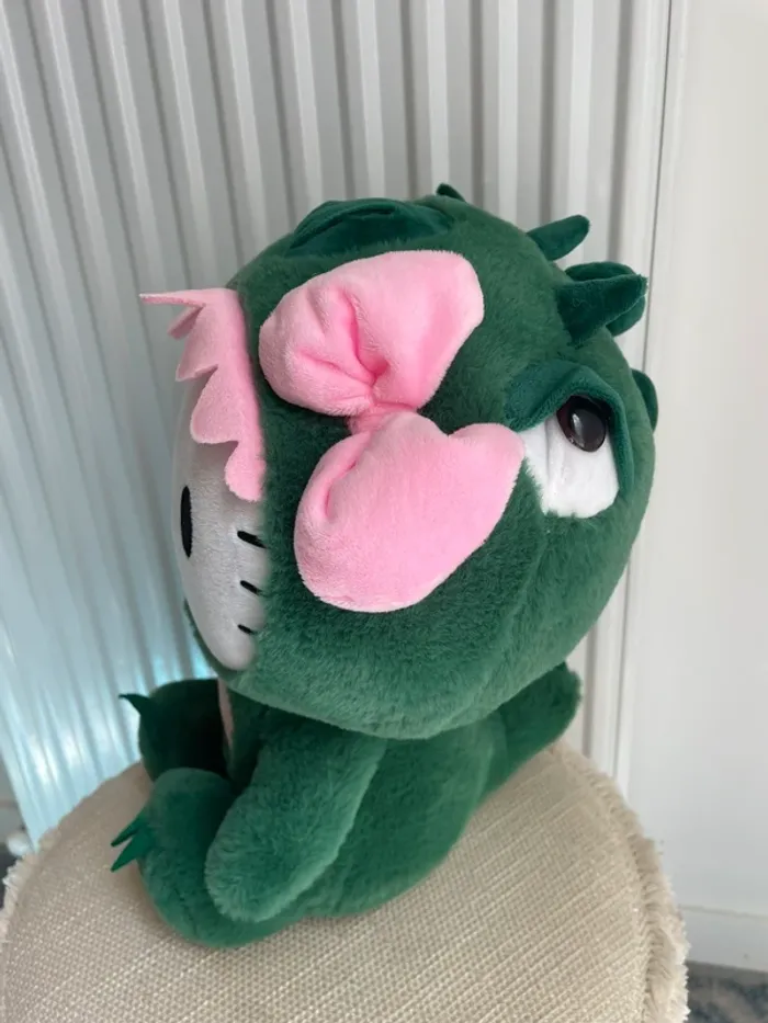 Peluche Sanrio Hello Kitty Dinosaure 🦖 - photo numéro 9