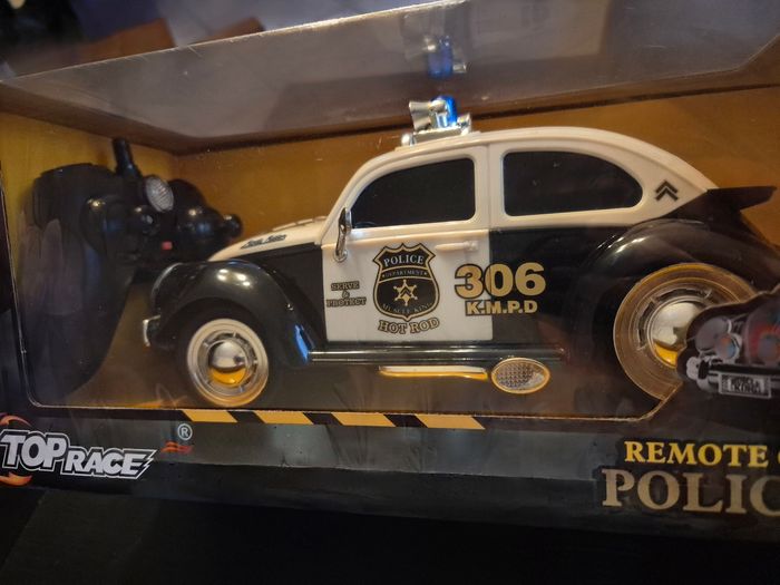 Voiture télécommandé - photo numéro 3