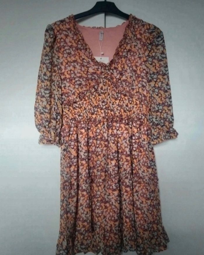 Robe fleurie femme neuve - photo numéro 1