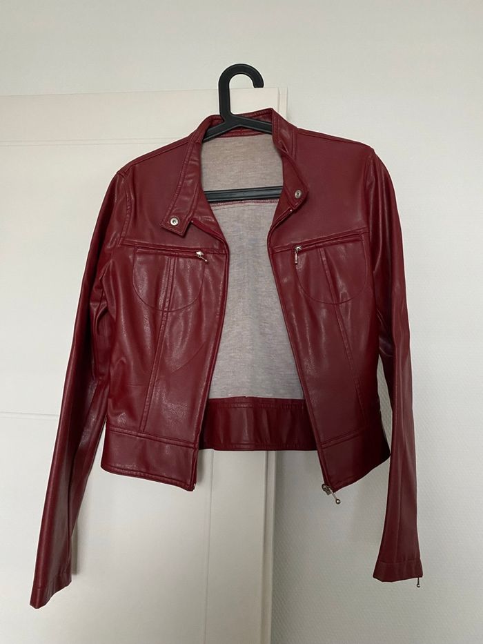 Veste rouge taille 38 très bon état - photo numéro 2