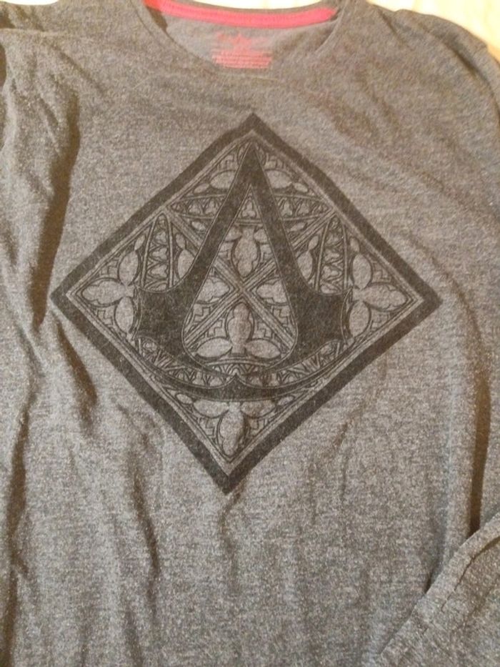 T-shirt manches longues assassin's creed - photo numéro 2