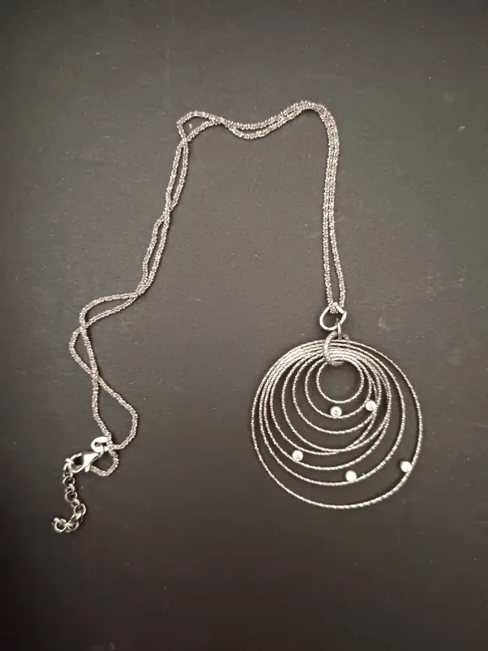 Collier en argent rhodié et zircon