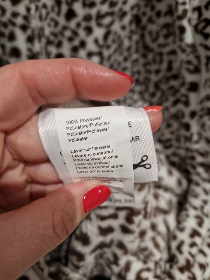 Joli pyjama combinaison léopard taille 46 - photo numéro 4