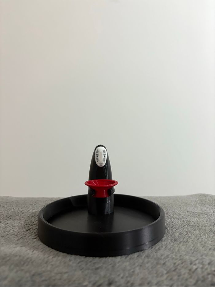 Porte bijoux Kaonashi