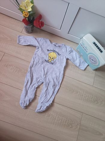 Pyjama looney tunes 6 mois 3euros