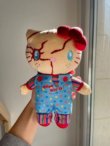 Peluche Sanrio Hello Kitty x CHUCKY
