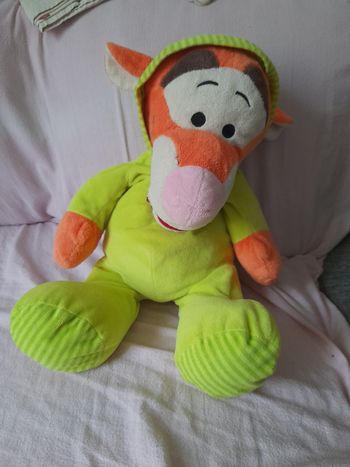 Grosse peluche tigrou