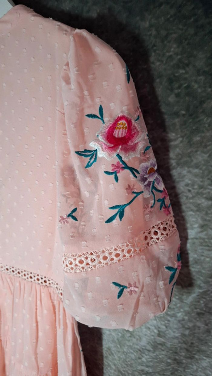 Robe rose broderie fleurs dentelle - photo numéro 15