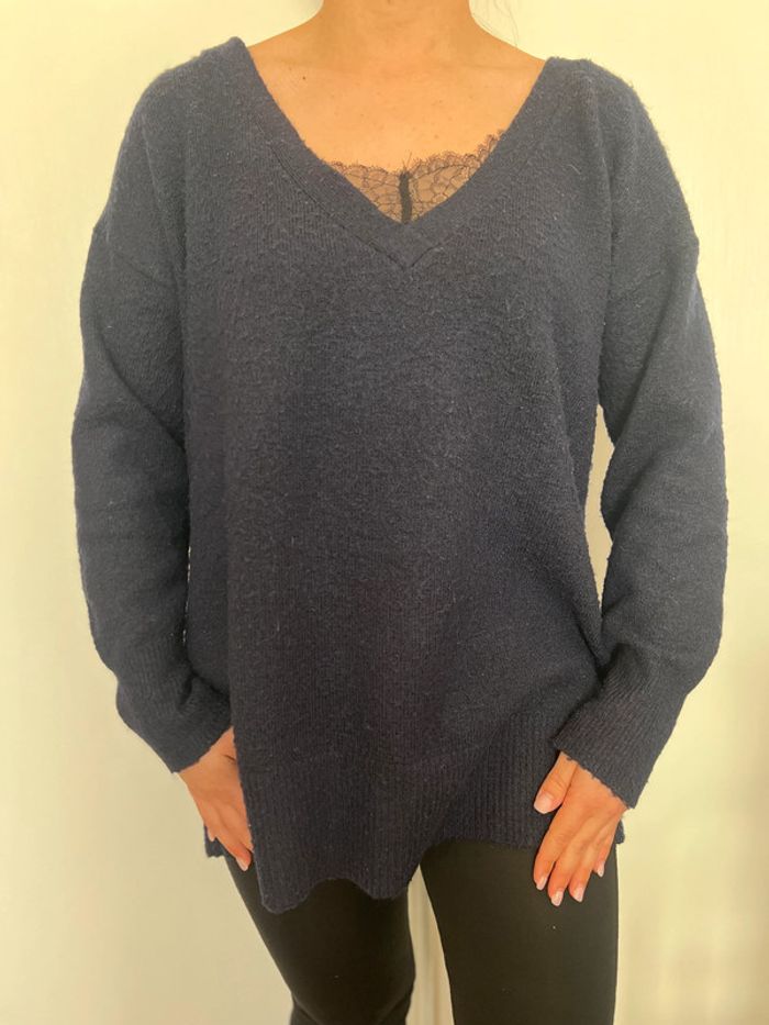 Pull bleu marine avec dentelle – Taille L