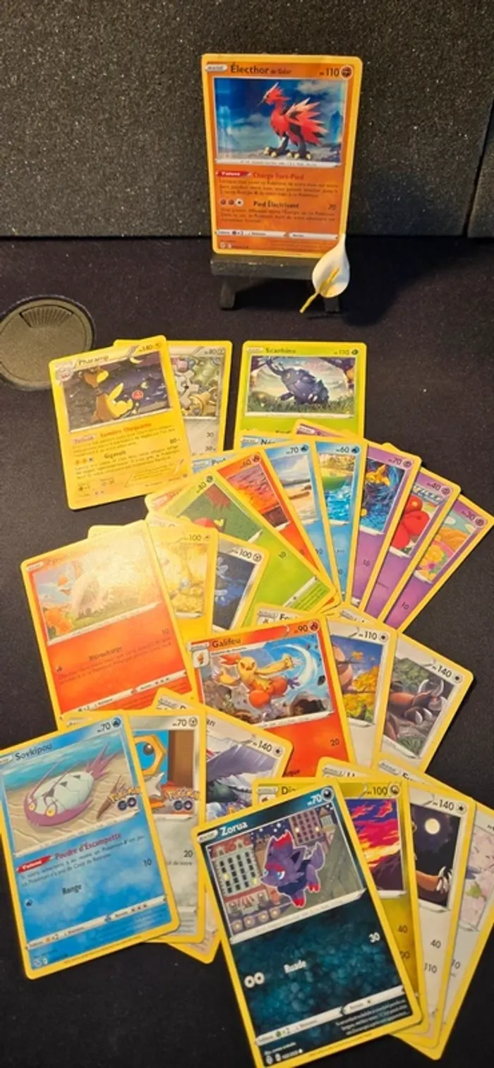 Lot de cartes Pokemon de différentes séries - photo numéro 2