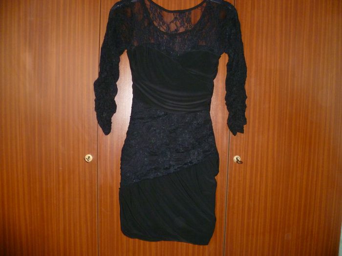 Robe noire et dentelle