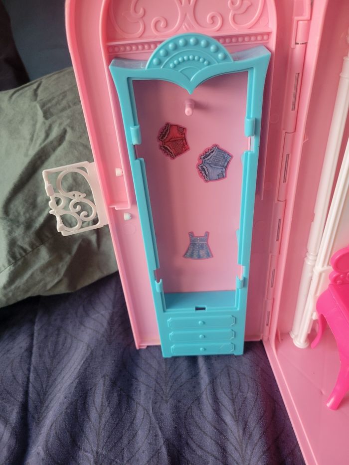 Maison de Barbie transportable - photo numéro 5