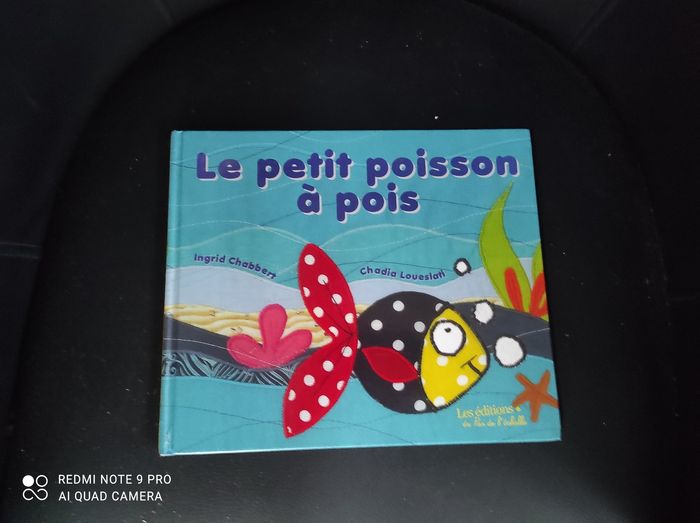 Livre le petit poisson à pois