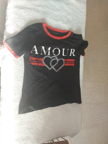 T-shirt amour noir et rouge