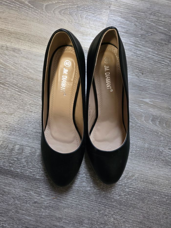 Escarpin noir taille 40