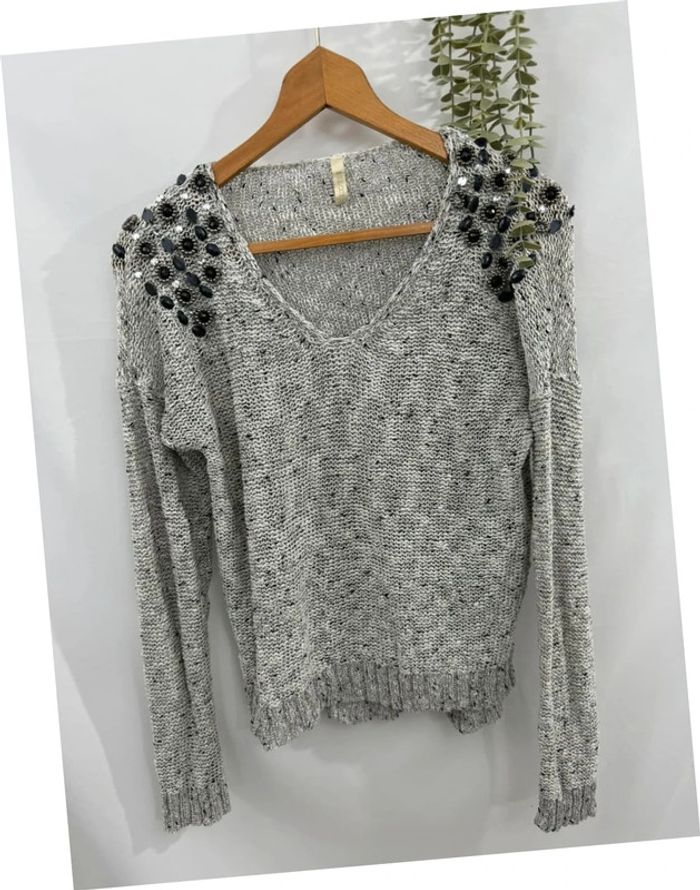 Pull en maille Belcci avec accessoires aux épaules taille M - photo numéro 2