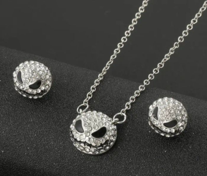 Bijoux collier et boucles d'oreilles