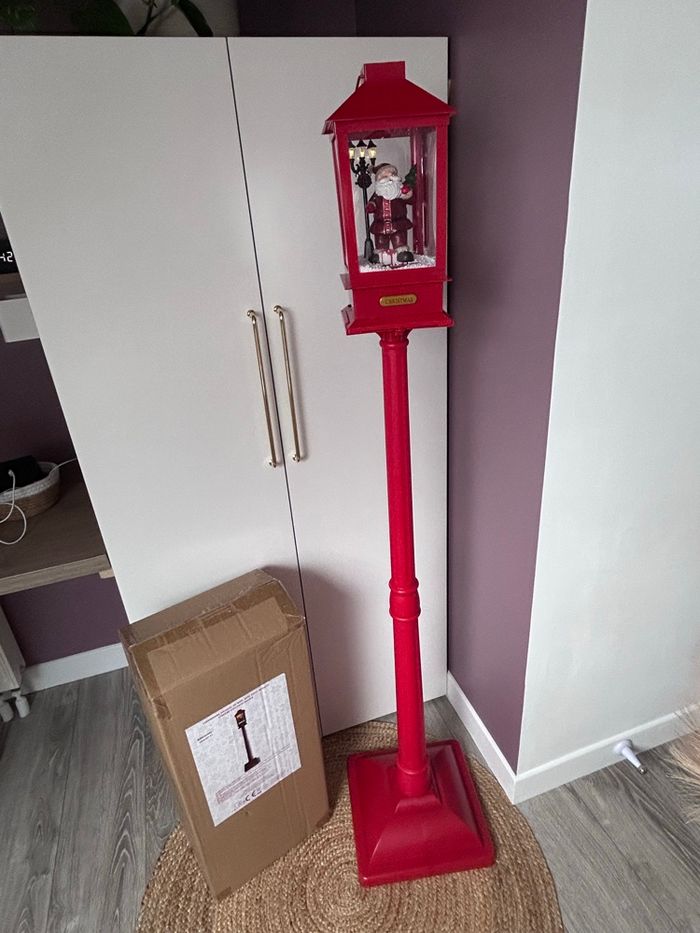 Grand lampadaire de Noël rouge 156 cm – musical avec neige - neuf en carton - photo numéro 2