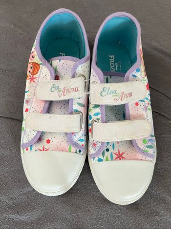 Chaussure fille en tissus Elsa et Anna neuves
