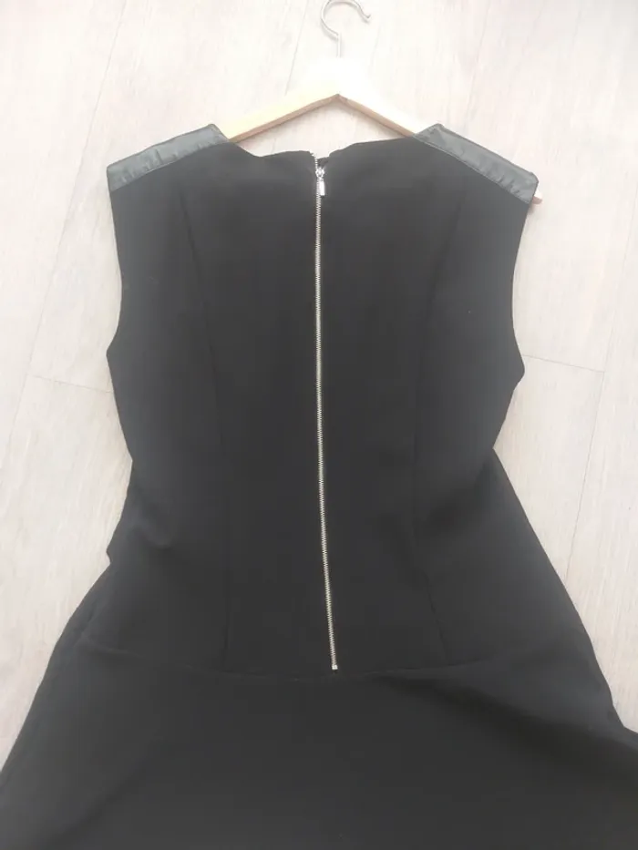 Petite robe noire - photo numéro 4