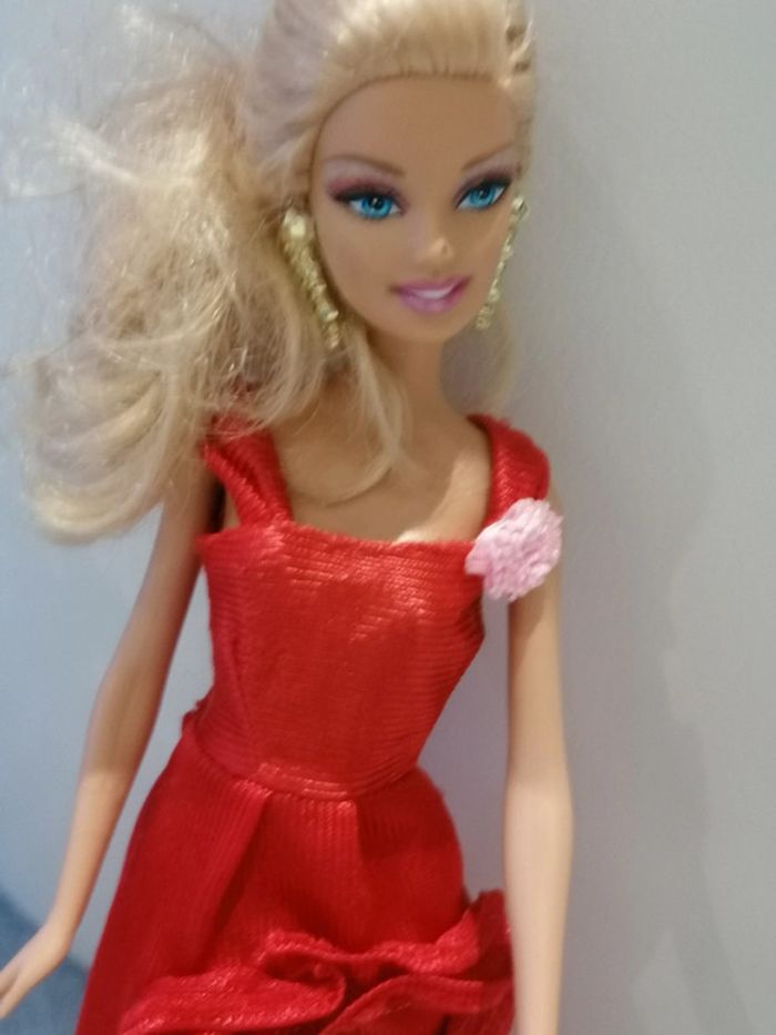 Barbie glamour chic 👧🏻 - photo numéro 5