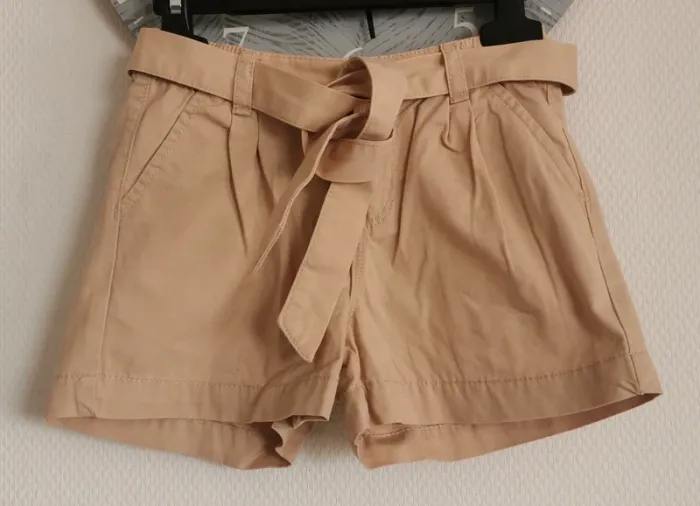 Short chino