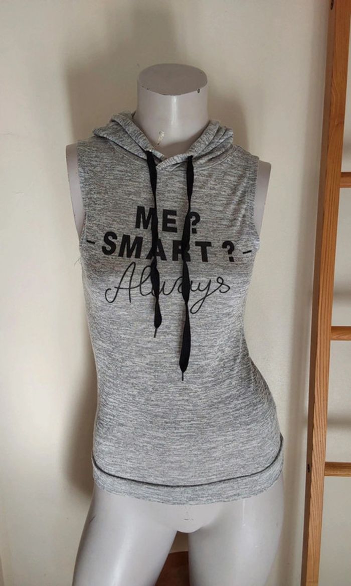 Blouse débardeur sans manche avec capuche T 34