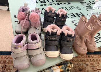 Lot de chaussures enfant