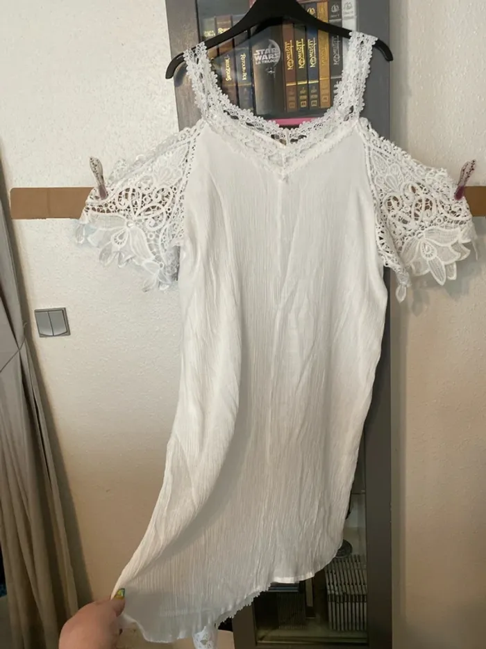 superbe robe dentelle blanche épaule dénudée excellente qualité SHEIN taille 3xl neuve