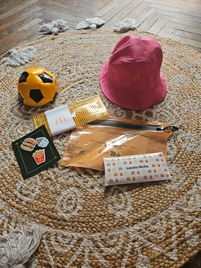 Bob chapeau pochette mcdonald's