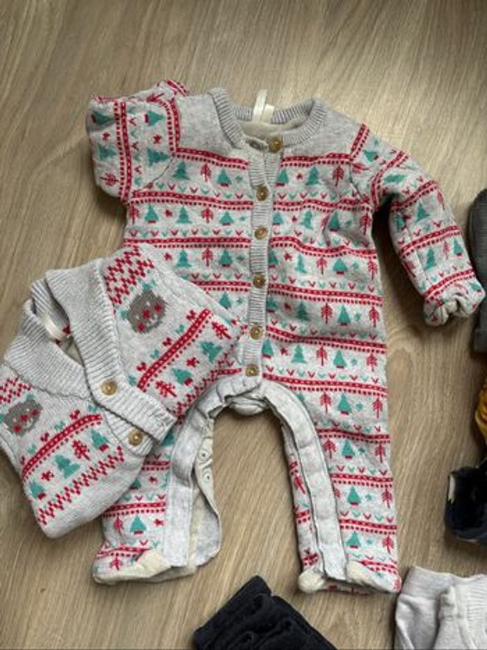 Lot vêtements 1 mois - photo numéro 2