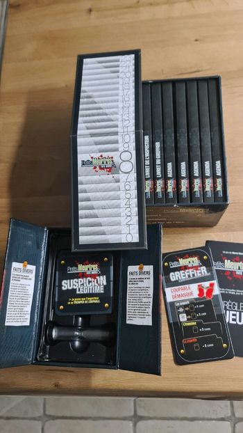 Jeu Petits Meurtres & Faits Divers des éditions Asmodée,  