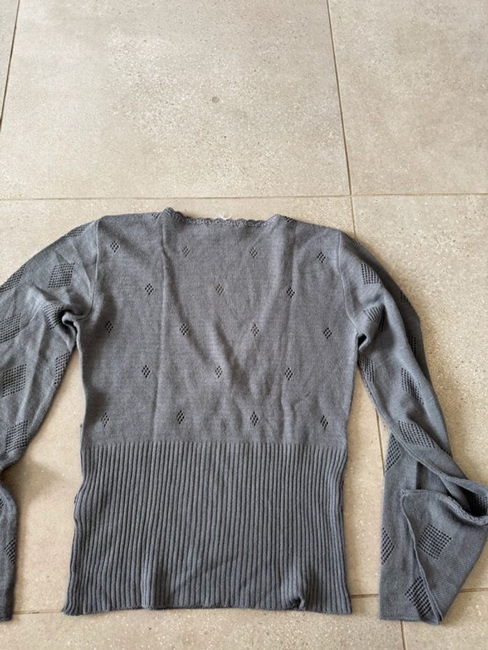 Haut gris taille 42/44, bon état - photo numéro 4