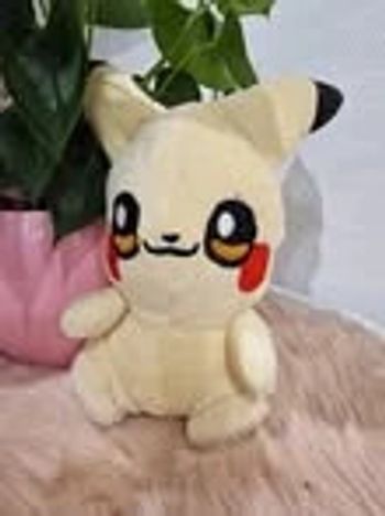 peluche Pikachu Pokemon