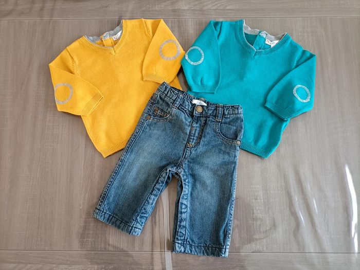 Lot de 2 pulls col V et 1 jean Kitchoun 3 mois