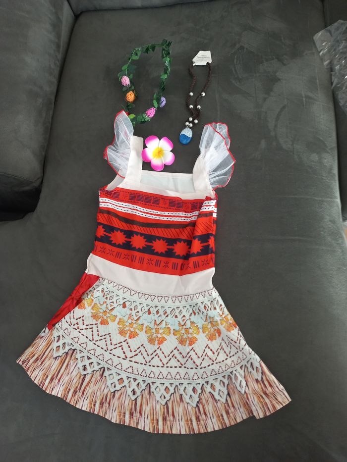 Robe déguisement vaiana 4/5 ans avec collier