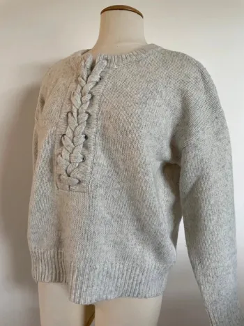 Pull gris clair laine cosy à lacets