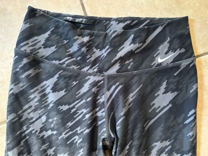 Legging de sport Nike taille S - photo numéro 4