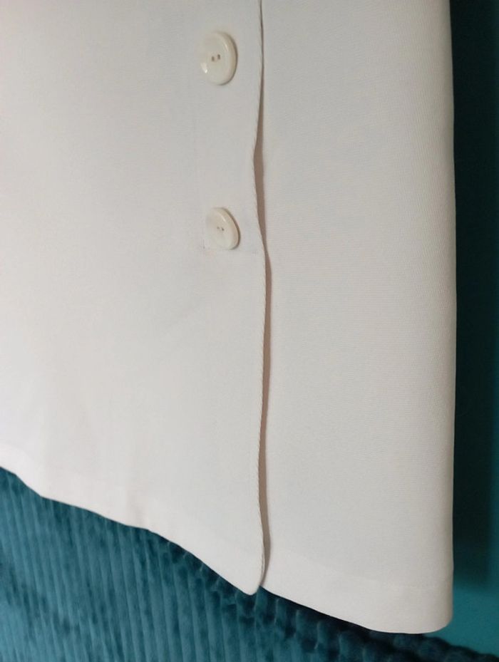 Jupe courte maille crème - photo numéro 2