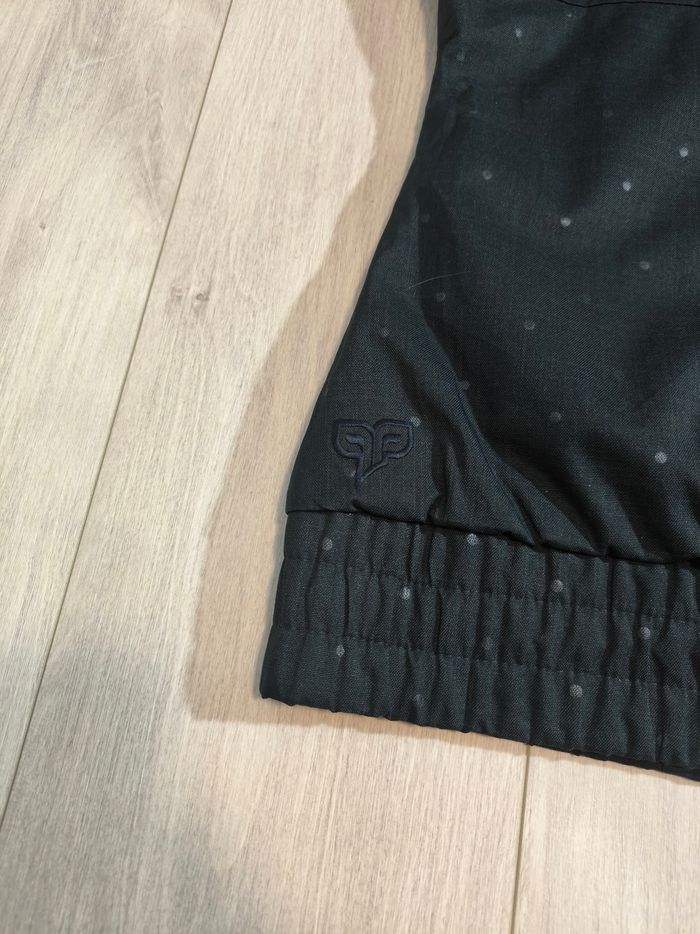 Veste the North face a capuche, taille M, noir a pois blanc, très bon état, - photo numéro 10